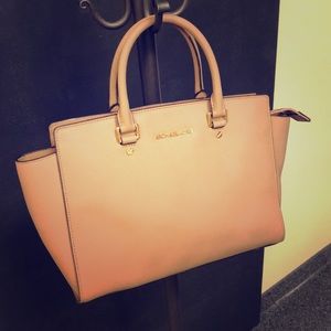 Michael Kors Selma Saffiano Leather Handbag